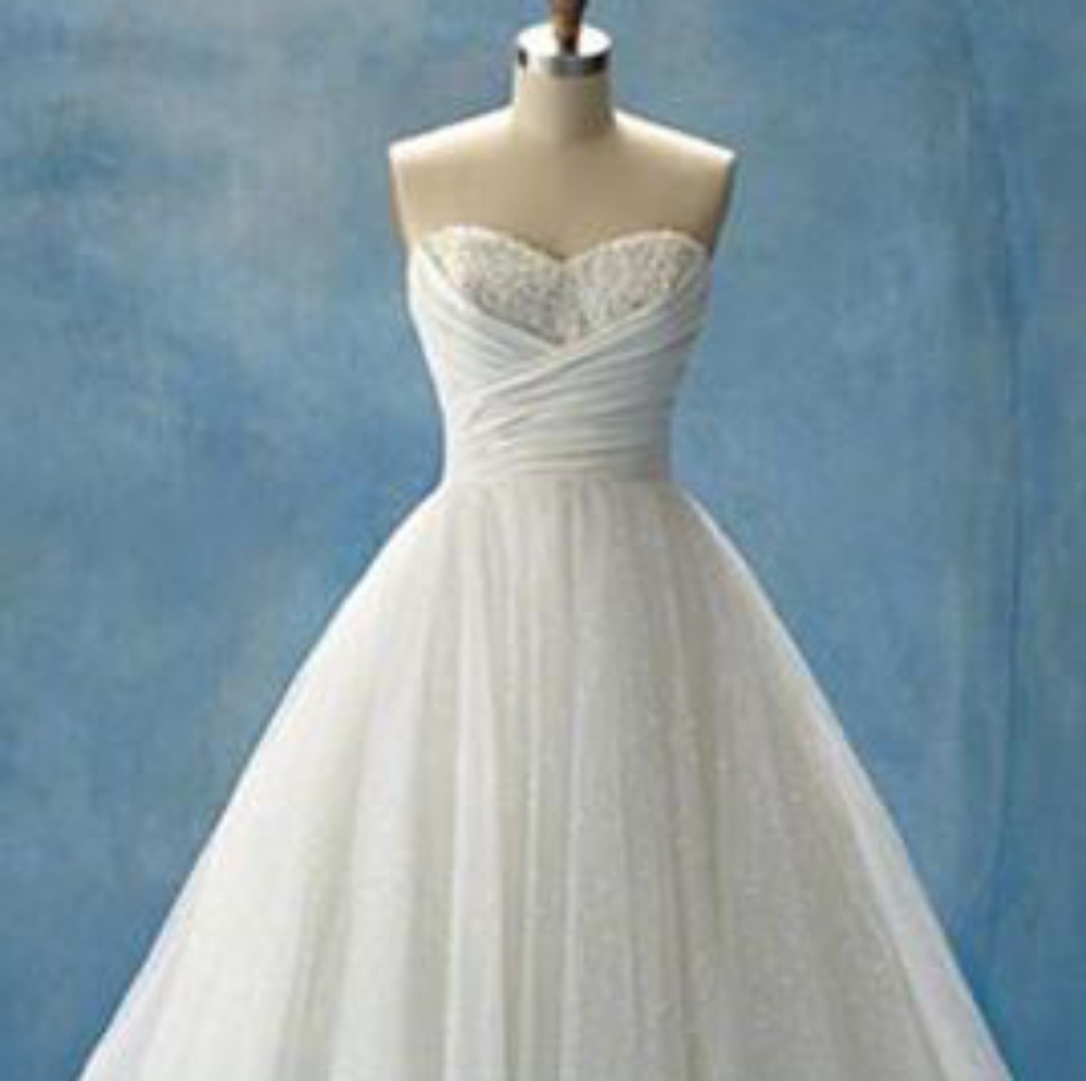 Alfred angelo - Picture 2 of 2